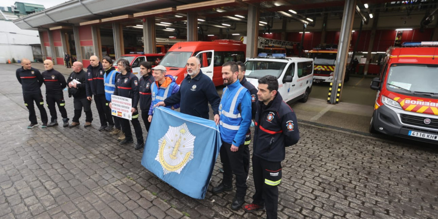 Policías y bomberos de A Coruña salen destino Polonia para traer a unos treinta refugiados