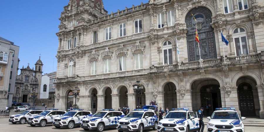 La Policía Local salva a una persona que pretendía arrojarse desde un cuarto piso